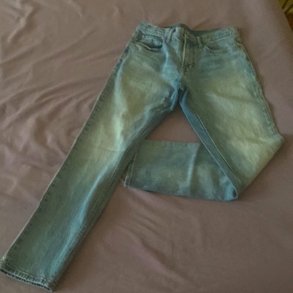 Young men’s Old Navy blue jeans